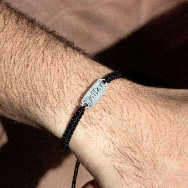 Pulsera Aita Negra de Plata con Acabado Rústico
