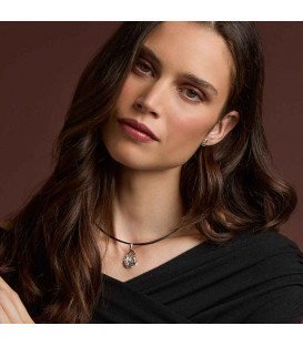 Colgante Almendra Silueta Plata con Lámina de Oro